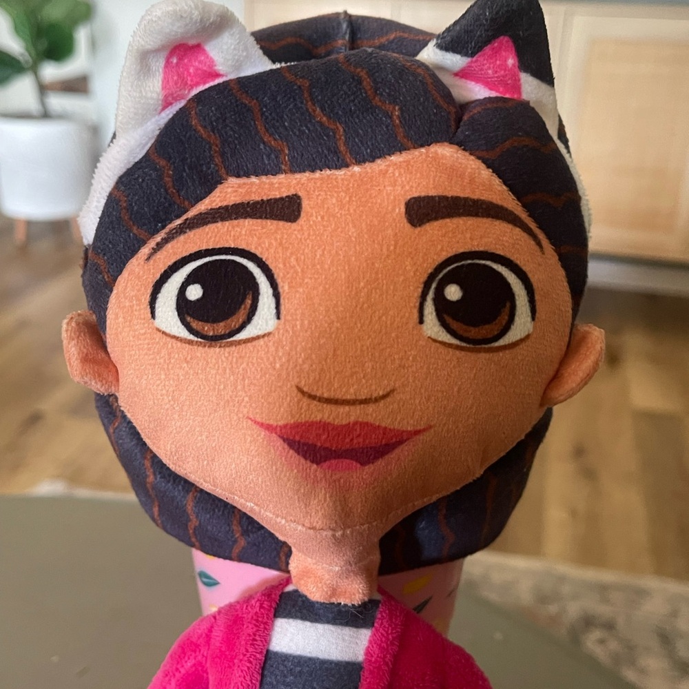 Dreamworks Pink and Blue Gabby’s Dollhouse Gabby 14” Plush Doll - Picture 3 of 11